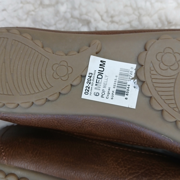 Pop Brown Flats with Crisscross Design - Picture 9 of 9